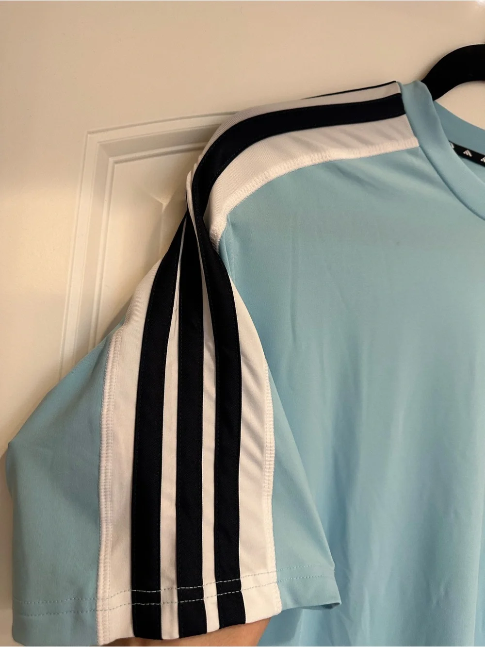 adidas Men’s Active 3S Tee Icy Blue Size Large NWT, Lightweight, Casual